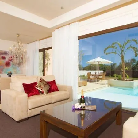 Puerto Del Carmen Sleeps 4 Pool Air Con Wifi ヴィラ プエルト・デル・カルメン